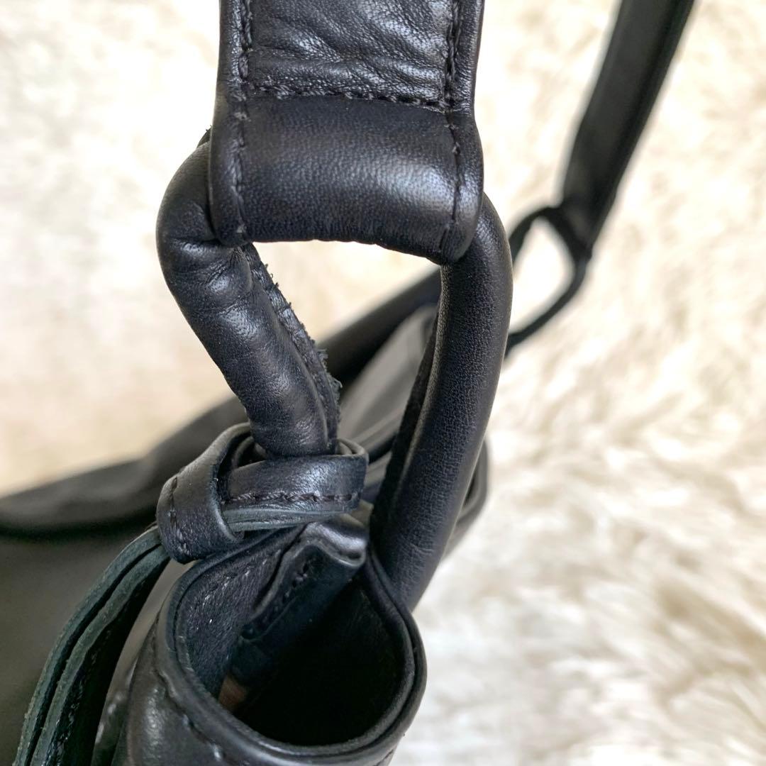 sot pistie DEWYレザー ワンショルダーバッグ　黒