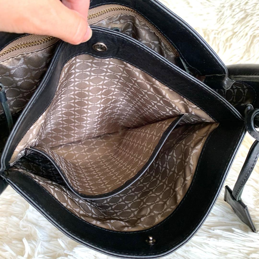 sot pistie DEWYレザー ワンショルダーバッグ　黒