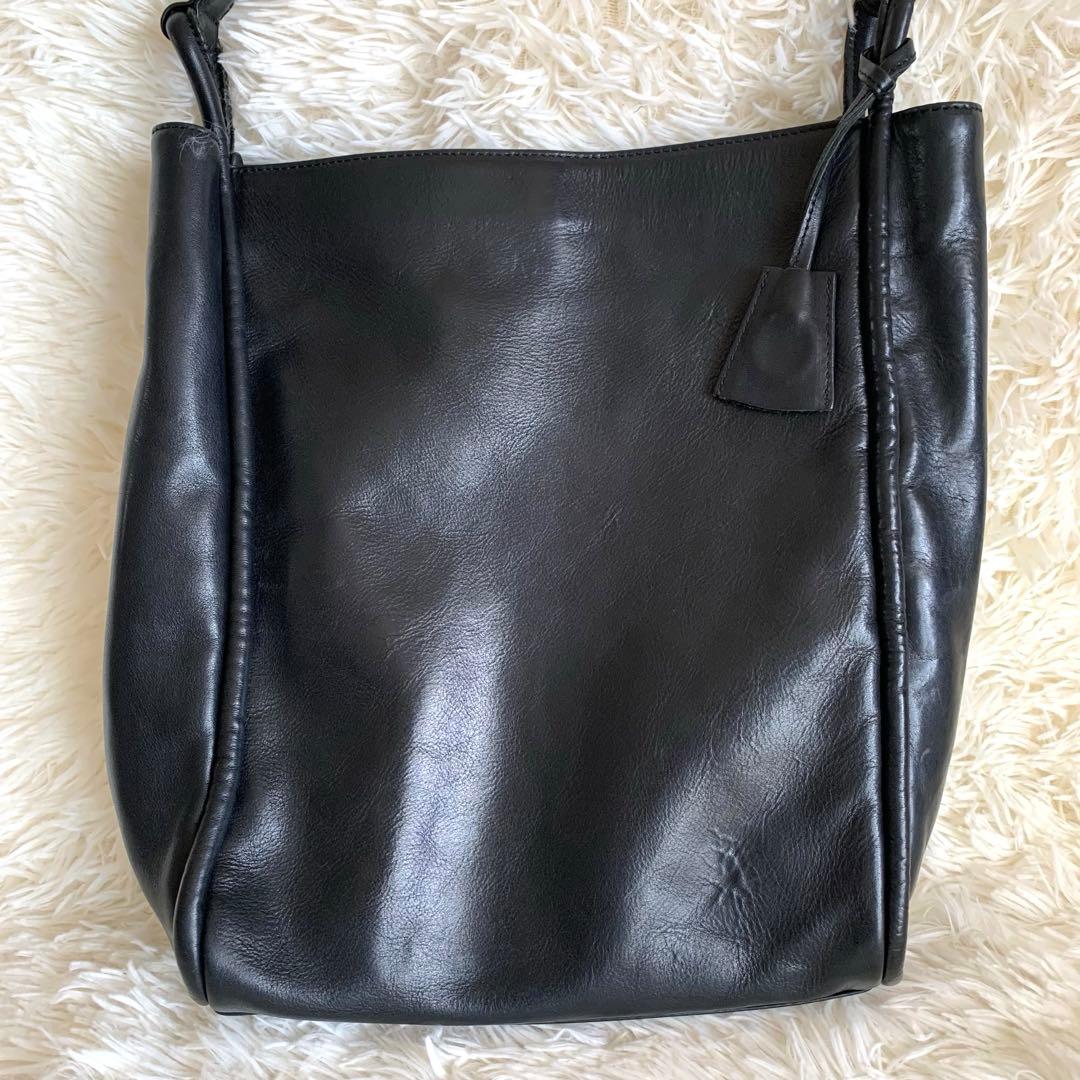 sot pistie DEWYレザー ワンショルダーバッグ　黒