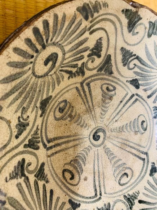菊紋様染付大皿、安南時代
