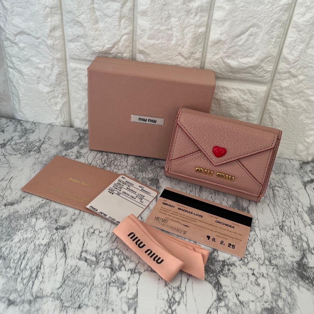 新品 MIU MIU ミュウミュウ マドラス ハート 三つ折り財布 ミニ財布