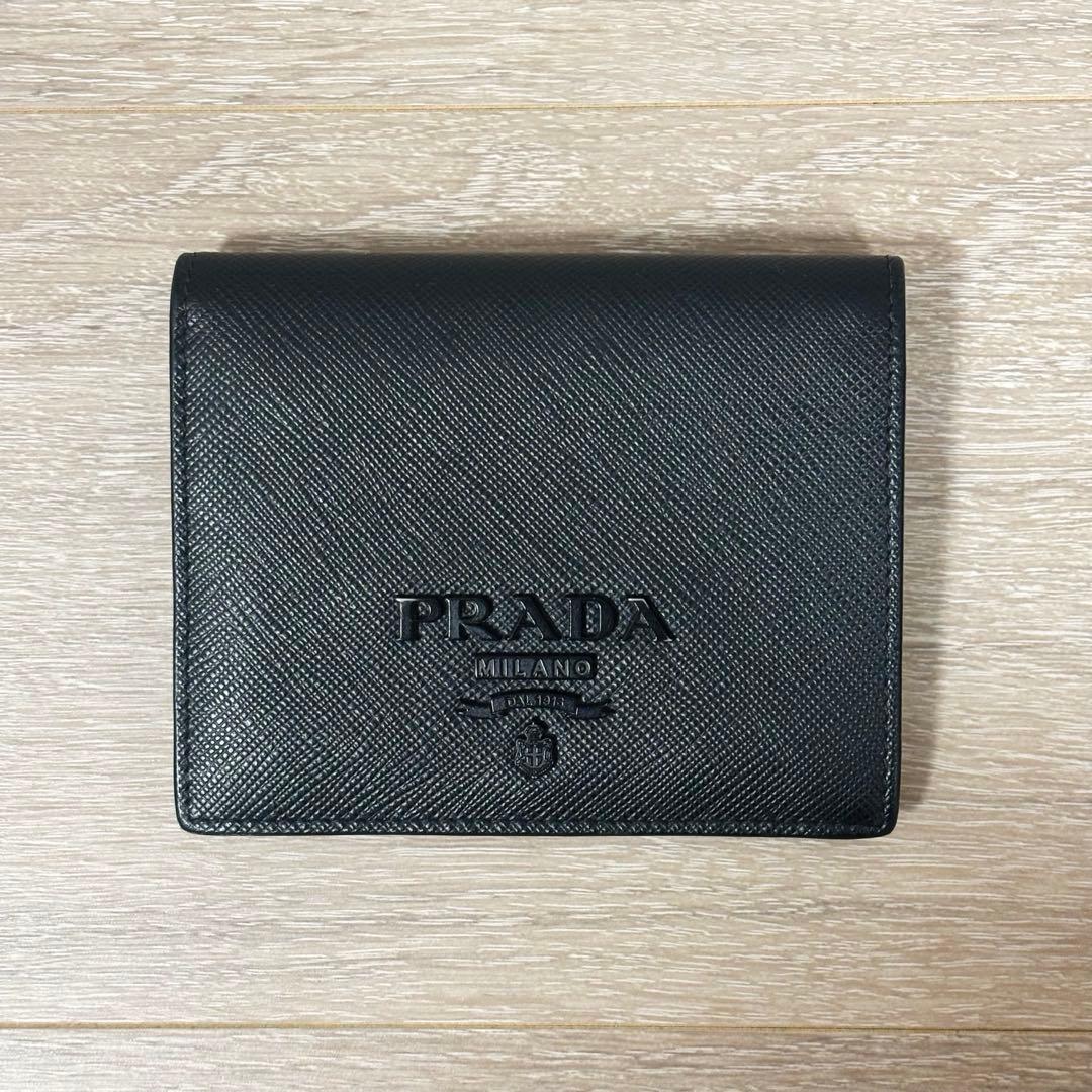 ポ*ル様 PRADA 二つ折り財布 ブラック 箱付き