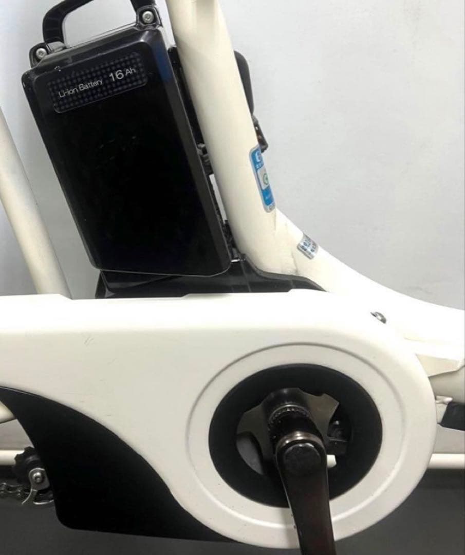 1年保証 新品部品多数使用　新型　パナソニック　ギュット　白　電動アシスト自転車