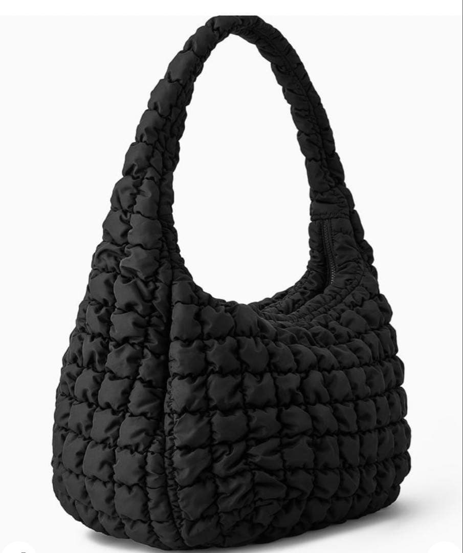 【専用】COS オーバーサイズ　キルトショルダーバッグ　ブラック