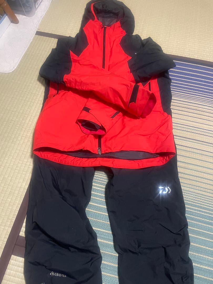 未使用　ダイワ　DW-1122 ゴアテックスプロダクト ウィンタースーツ L