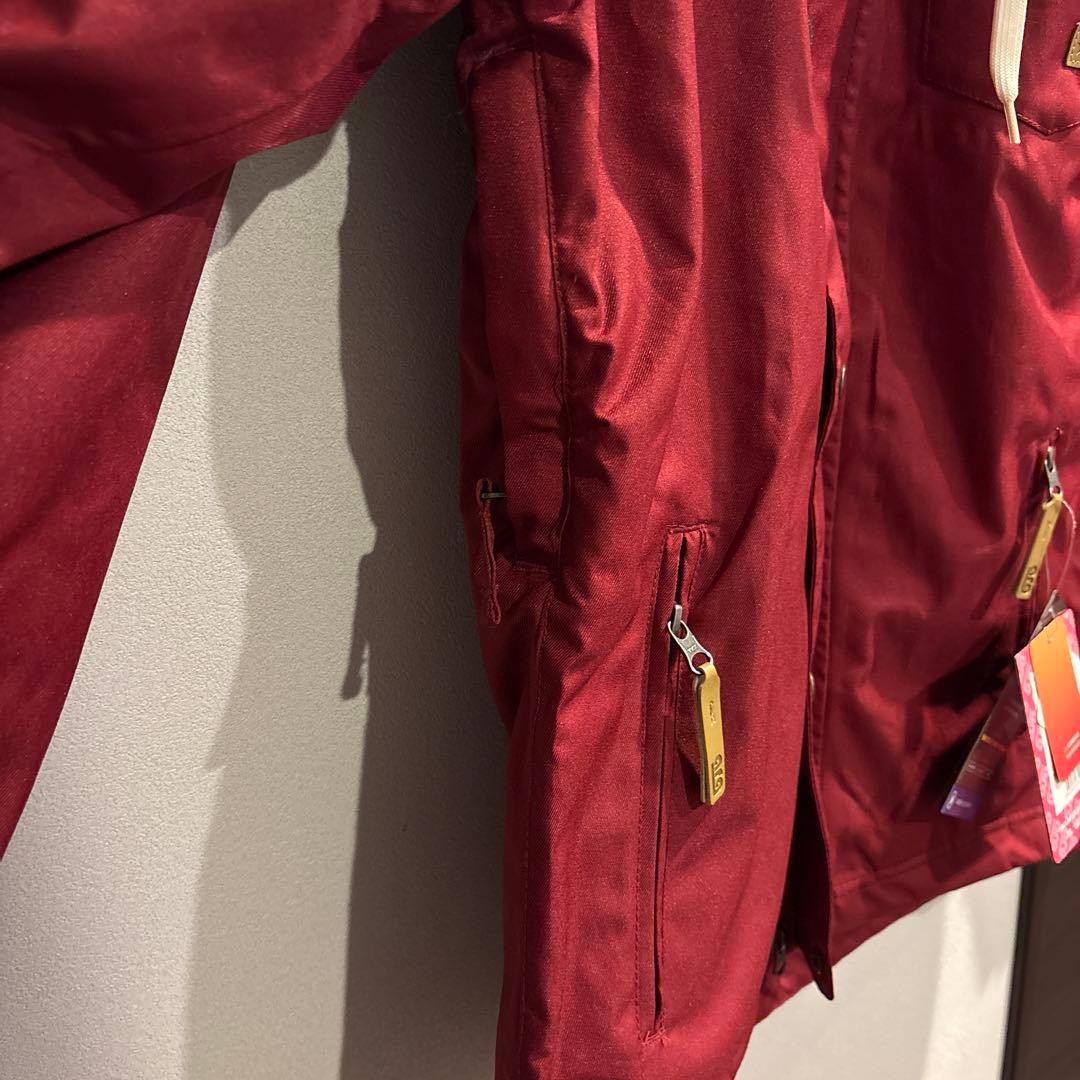 新品　ARG  スノーウェア M 上のみ