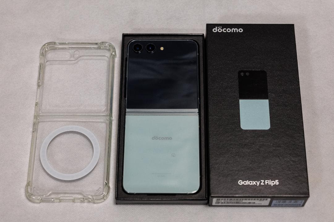 [未使用] docomo Galaxy Z Flip5 本体 クリアケース付き