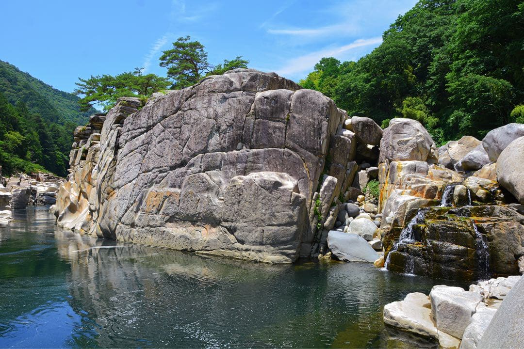 ピ*カ様 Nikon 24mm f/2.8 単焦点レンズ