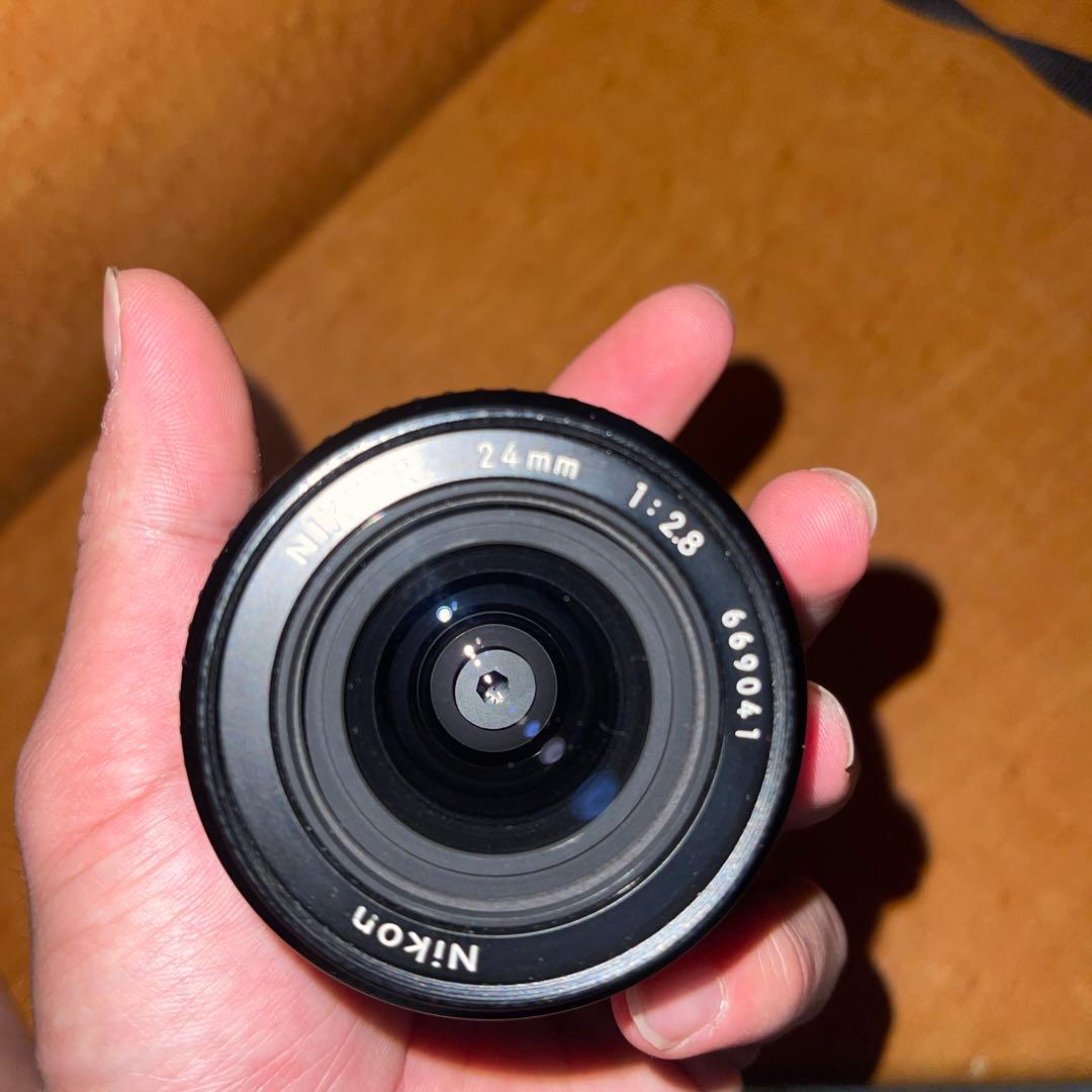 ピ*カ様 Nikon 24mm f/2.8 単焦点レンズ