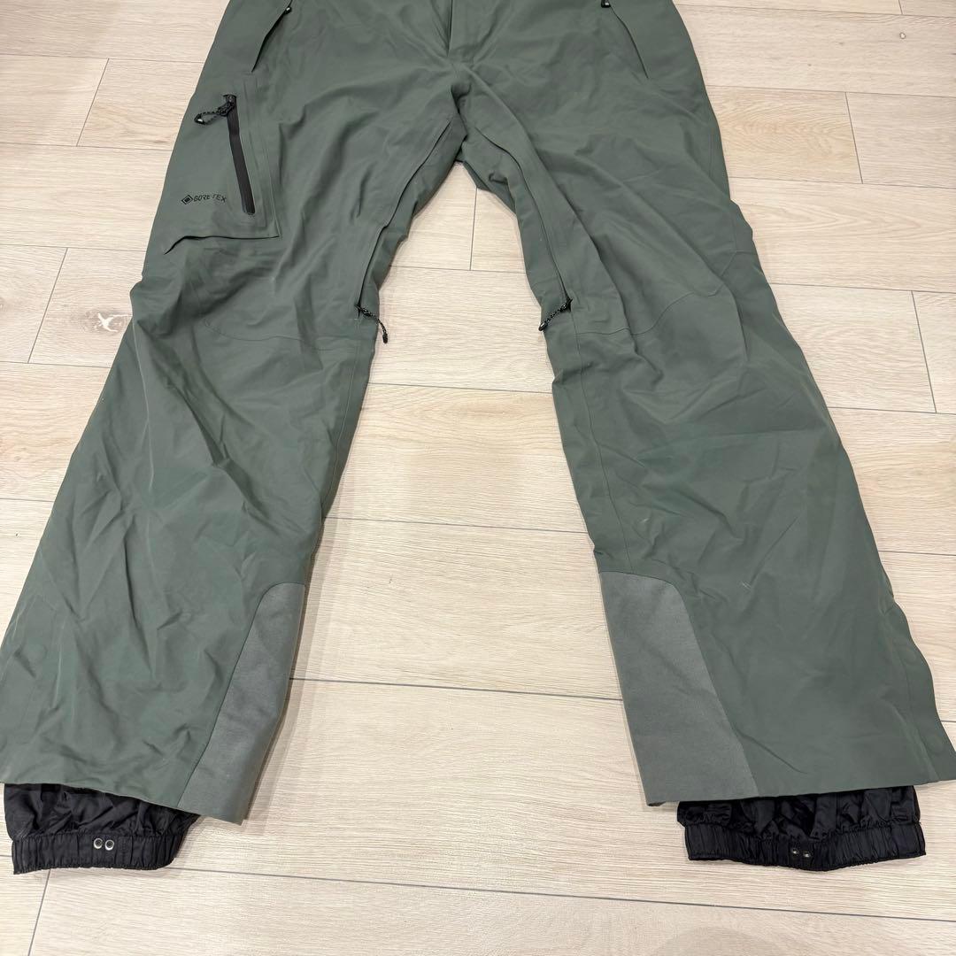 686 シックスエイトシックス GORE-TEX GT 24-25モデル　スノボ