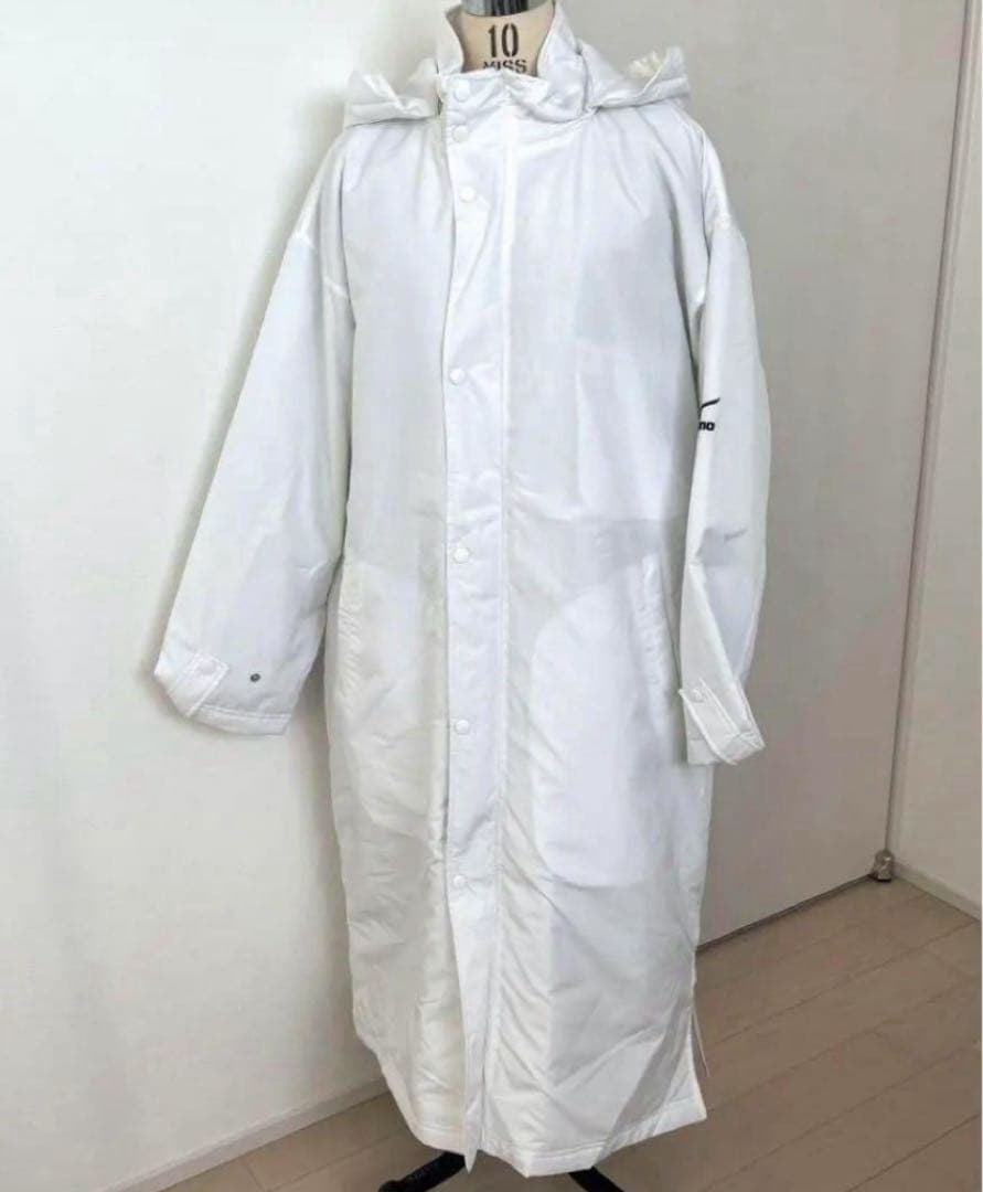 新品タグ付き✨ミズノ　mizuno ベンチコート　白　ホワイト 刺繍マーク L
