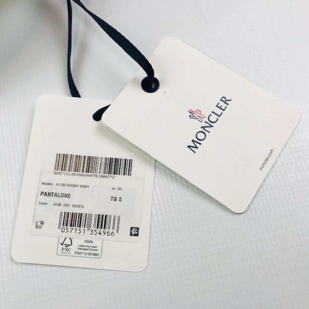 新品未使用★モンクレール・ラインストーンワッペン付 ショートパンツ(S)