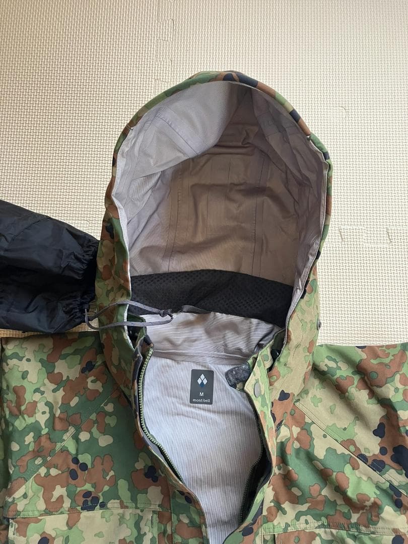 陸上自衛隊　迷彩　雨衣　上下　モンベル　GORE-TEX　M　新品　送料込