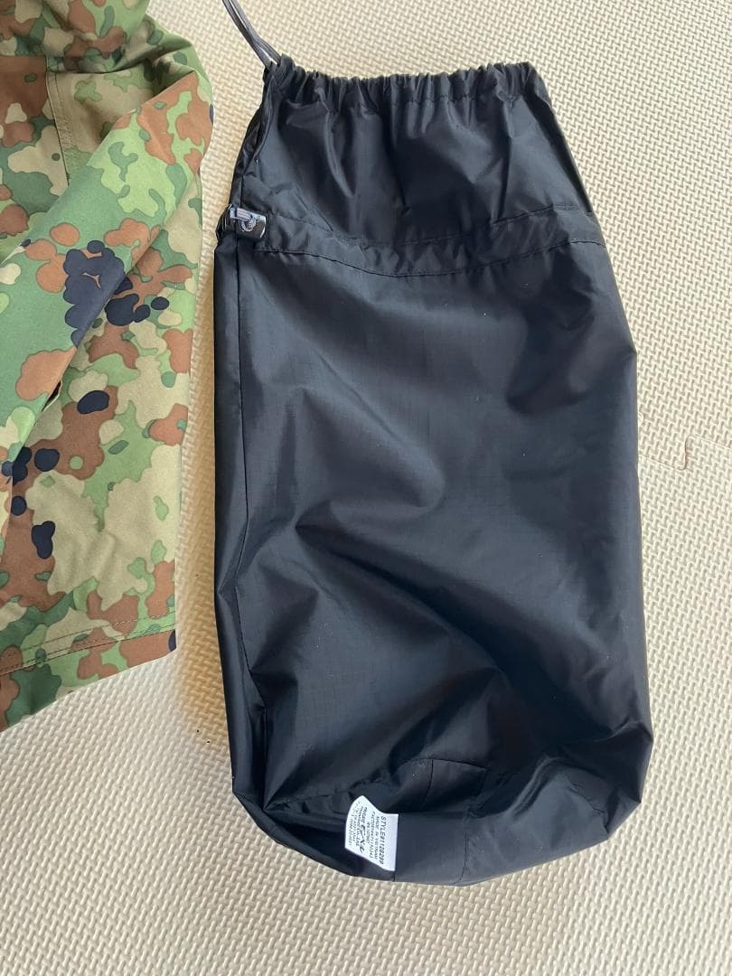 陸上自衛隊　迷彩　雨衣　上下　モンベル　GORE-TEX　M　新品　送料込