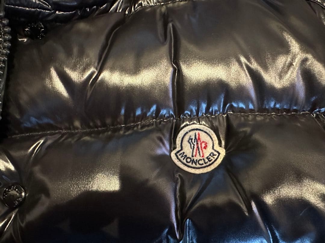 MONCLER ブラック ダウンベスト