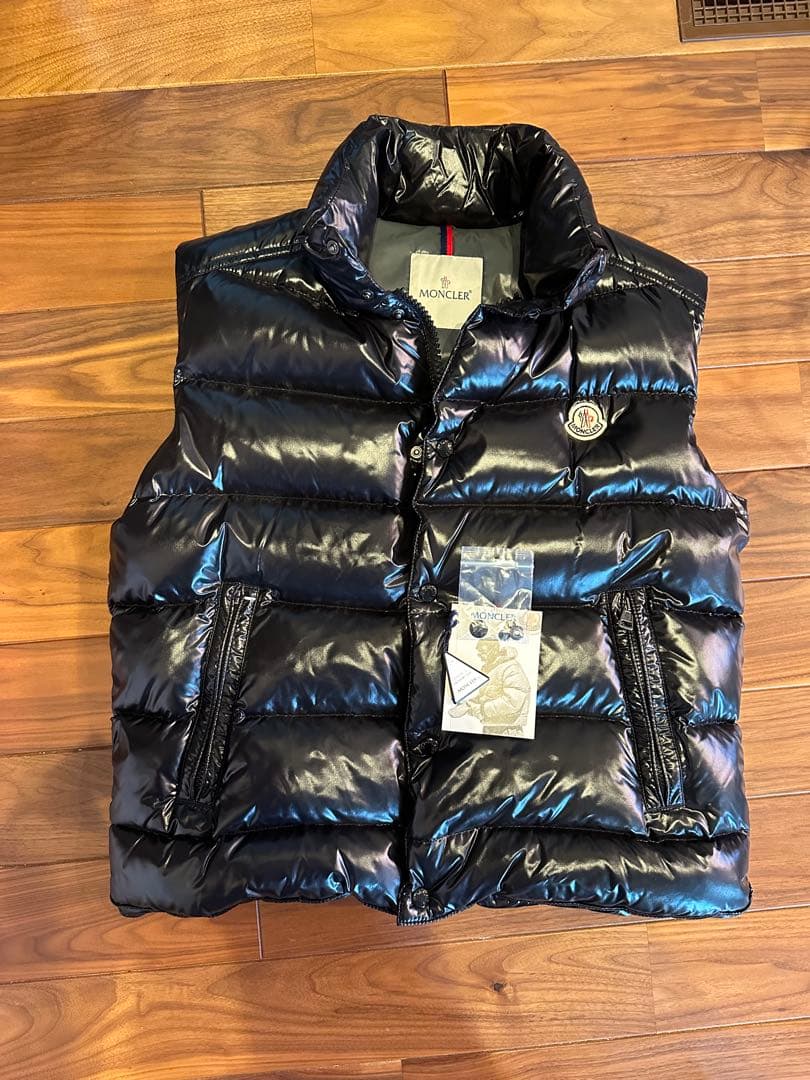 MONCLER ブラック ダウンベスト