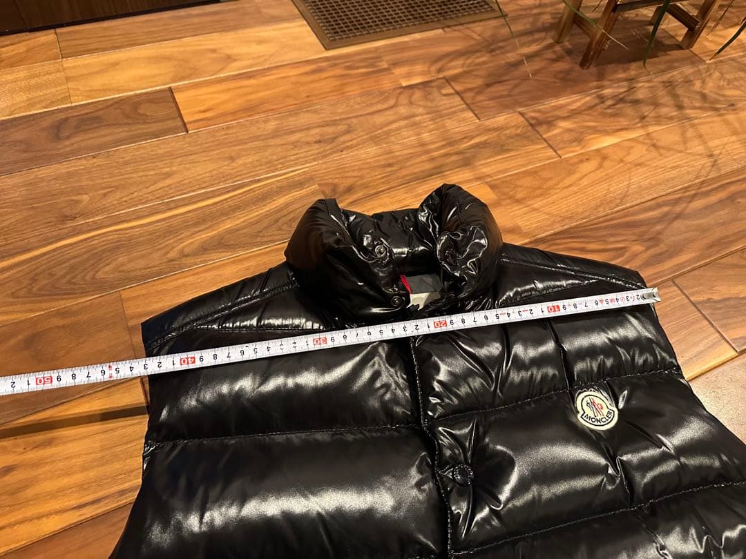 MONCLER ブラック ダウンベスト