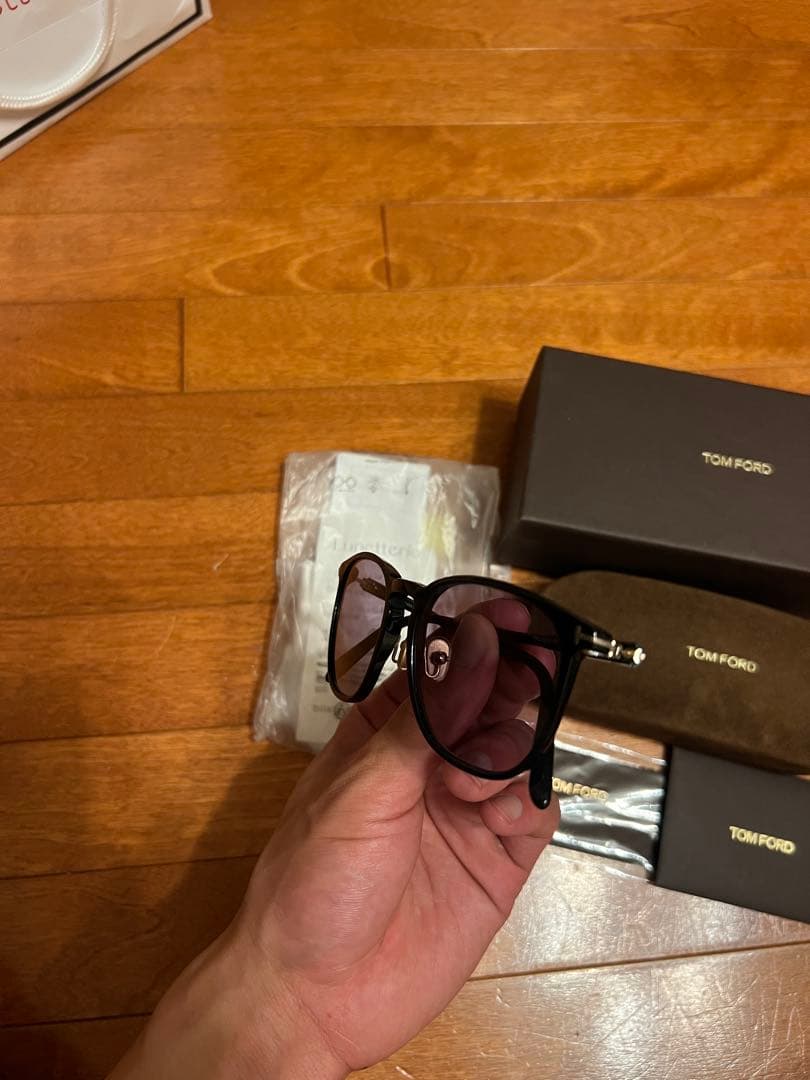 TOM FORD ブラック キャットアイ サングラス