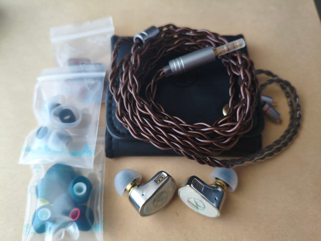 未使用に近い　t5000 daruma audio　1DD 有線イヤホン