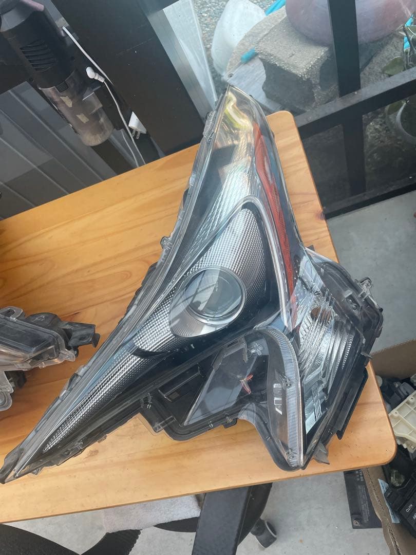 トヨタ 50プリウス　ヘッドライト