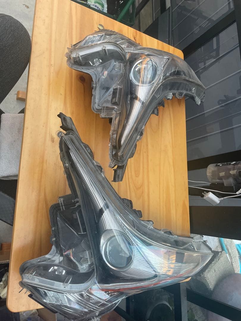 トヨタ 50プリウス　ヘッドライト