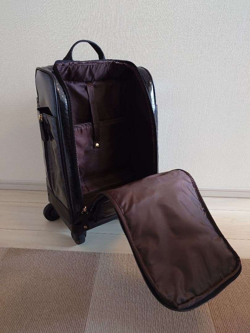 ★美品★SWANY キャリーバッグ　ブラックに近い濃紺　４輪ストッパー付