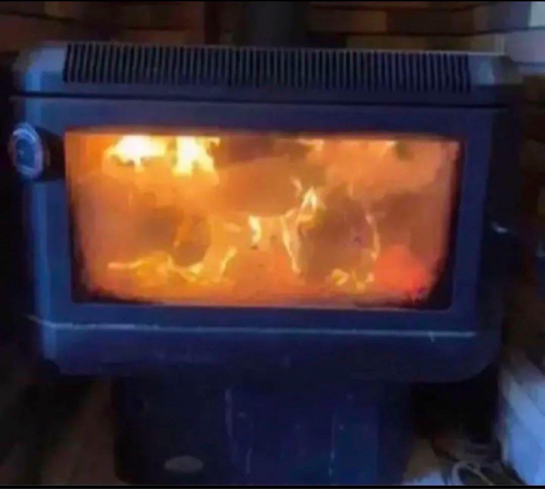 【引取限定】2トントラック一杯　薪　薪ストーブ用　キャンプ　約3年乾燥