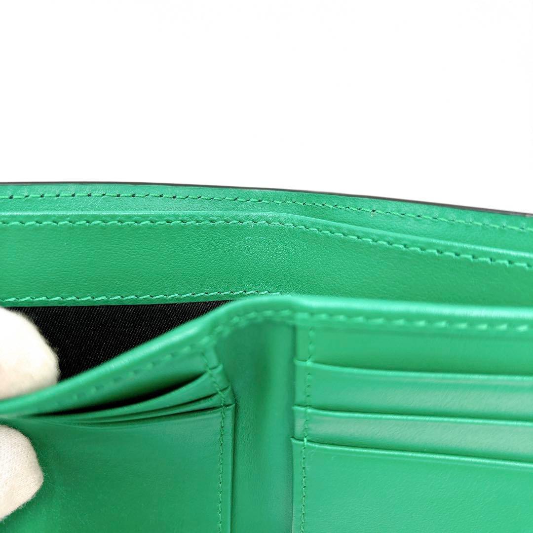 美品 ＊ VERSACE ヴェルサーチ メデューサ バイカラー 二つ折り財布