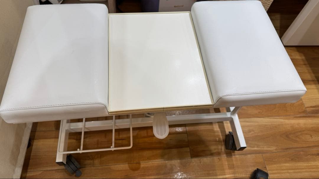 ゆ*き様 西村製作所 ペディキュアオットマン CB-811 ホワイト フットカー