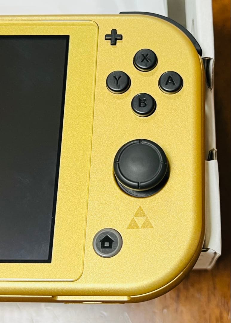 Nintendo Switch Lite Hyrule Edition 本体