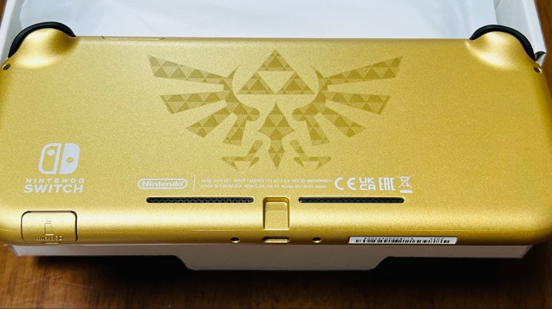Nintendo Switch Lite Hyrule Edition 本体