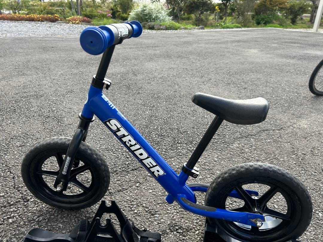 STRIDER バランスバイク 青 プロテクター付き