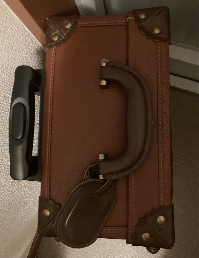 axes femme トランク型キャリーケース