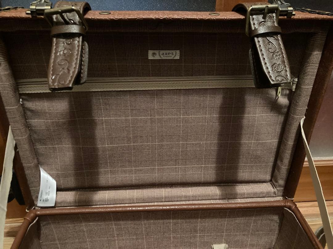 axes femme トランク型キャリーケース