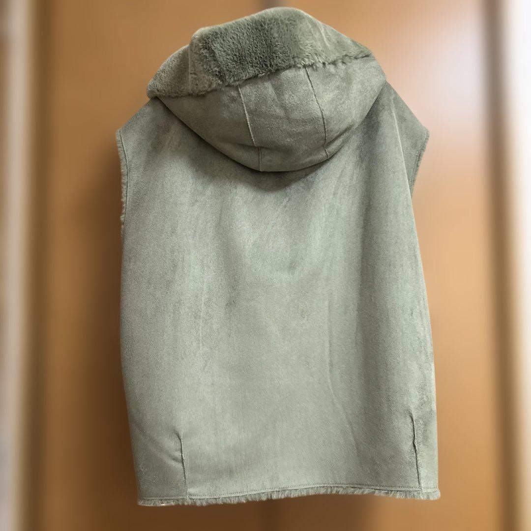 スリードッツ　リバーシブル　ムートンベスト