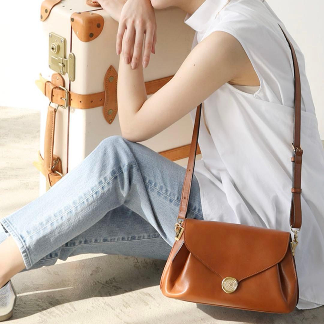 Her Schedule バースケジュール レザー ショルダーバッグ ブラウン