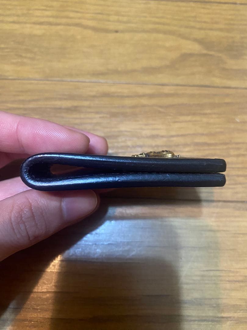 【希少/美品】GUCCI ブラックレザー　蜂　マネークリップ / 財布