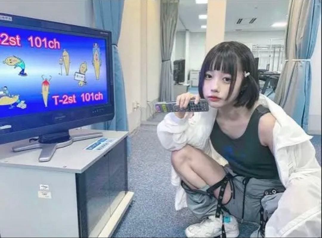 MYOB パンツ　あのちゃん着用