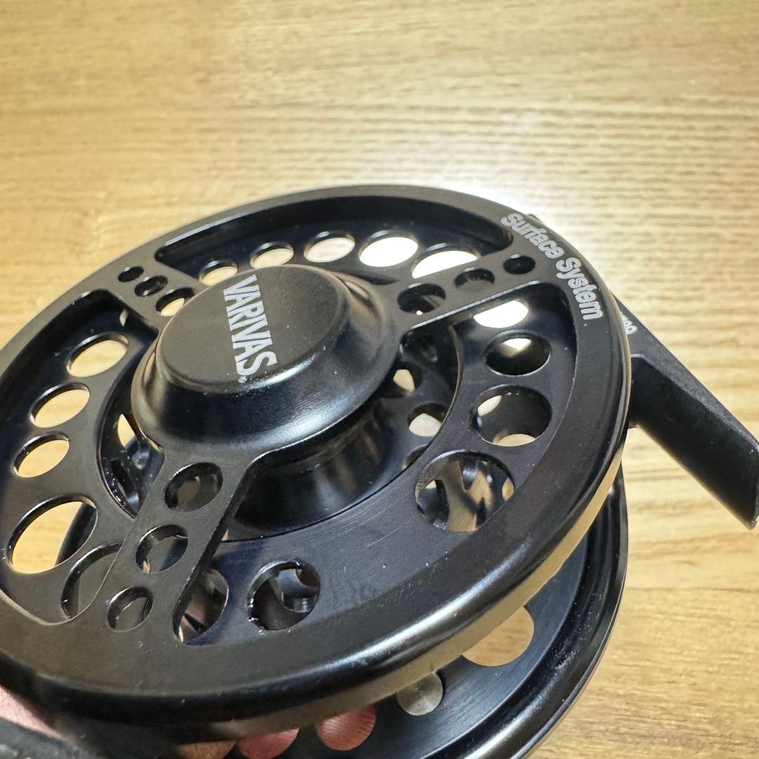 VARIVAS Surface System フライリール ブラック