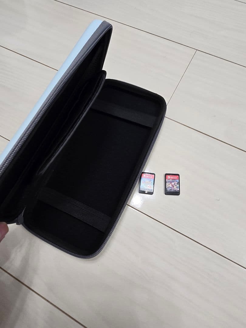 Nintendo Switch 本体 + ゲームソフト2本　その他いろいろ