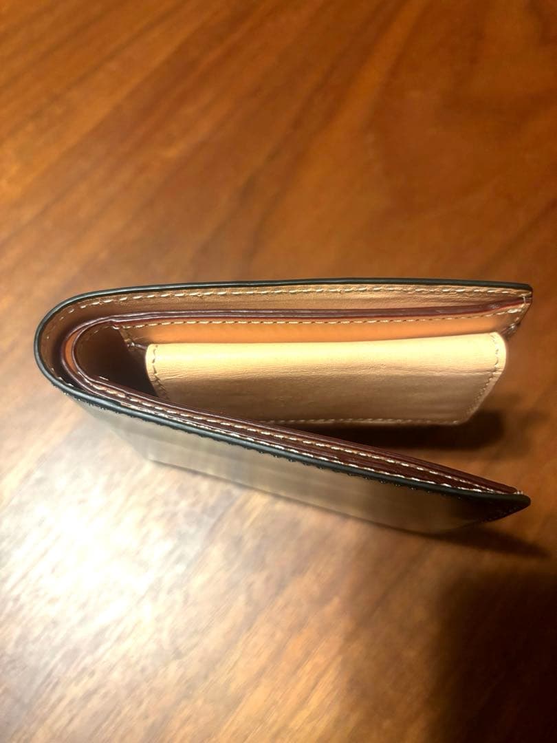 【最終値下げ】CIMABUE 二つ折り財布　コードバン　グリーン財布　本革