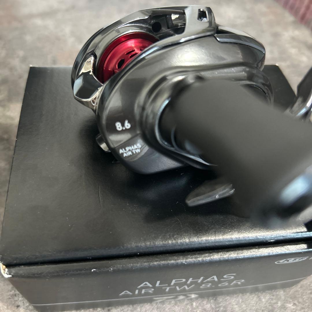 美品【DAIWA】ダイワアルファス AIR TW 8.6R 右ハンドル