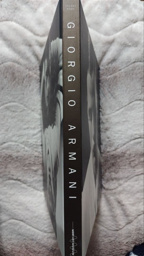 Giorgio Armani展 写真集 【海外版/翻訳冊子付き】