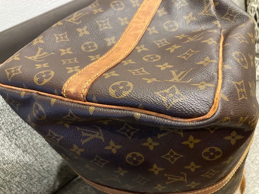 Louis Vuitton キーポール50
