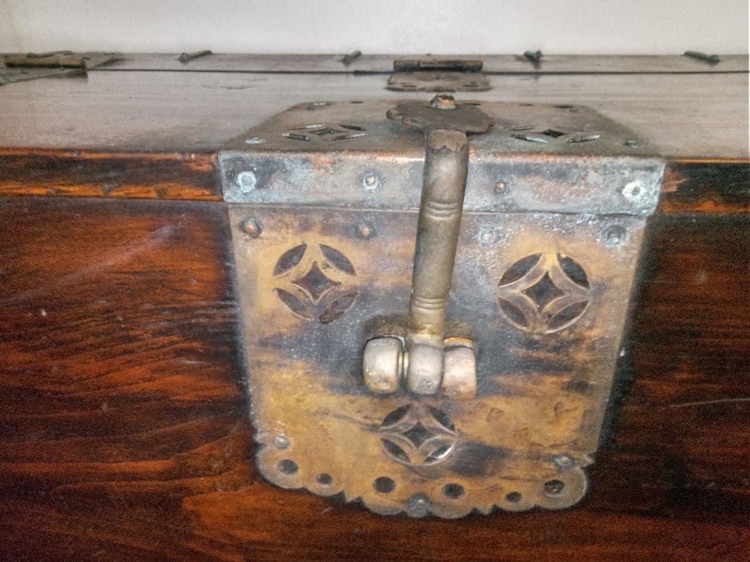 李朝家具　トンケ　ダークブラウン　木製アジアン収納箱