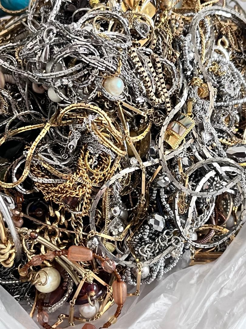 イミテーションジュエリー　ジャンク　まとめ売り