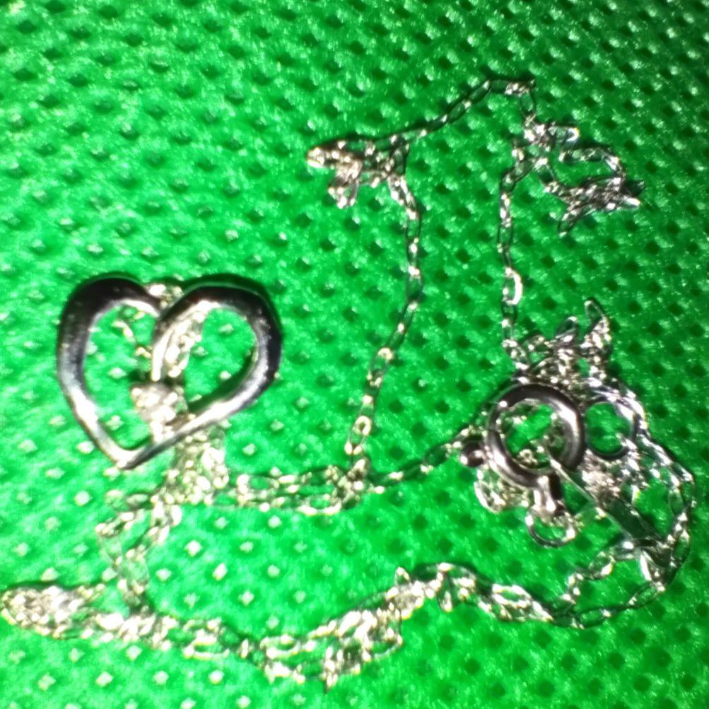 K18WG 　ハートダイヤモンドネックレス