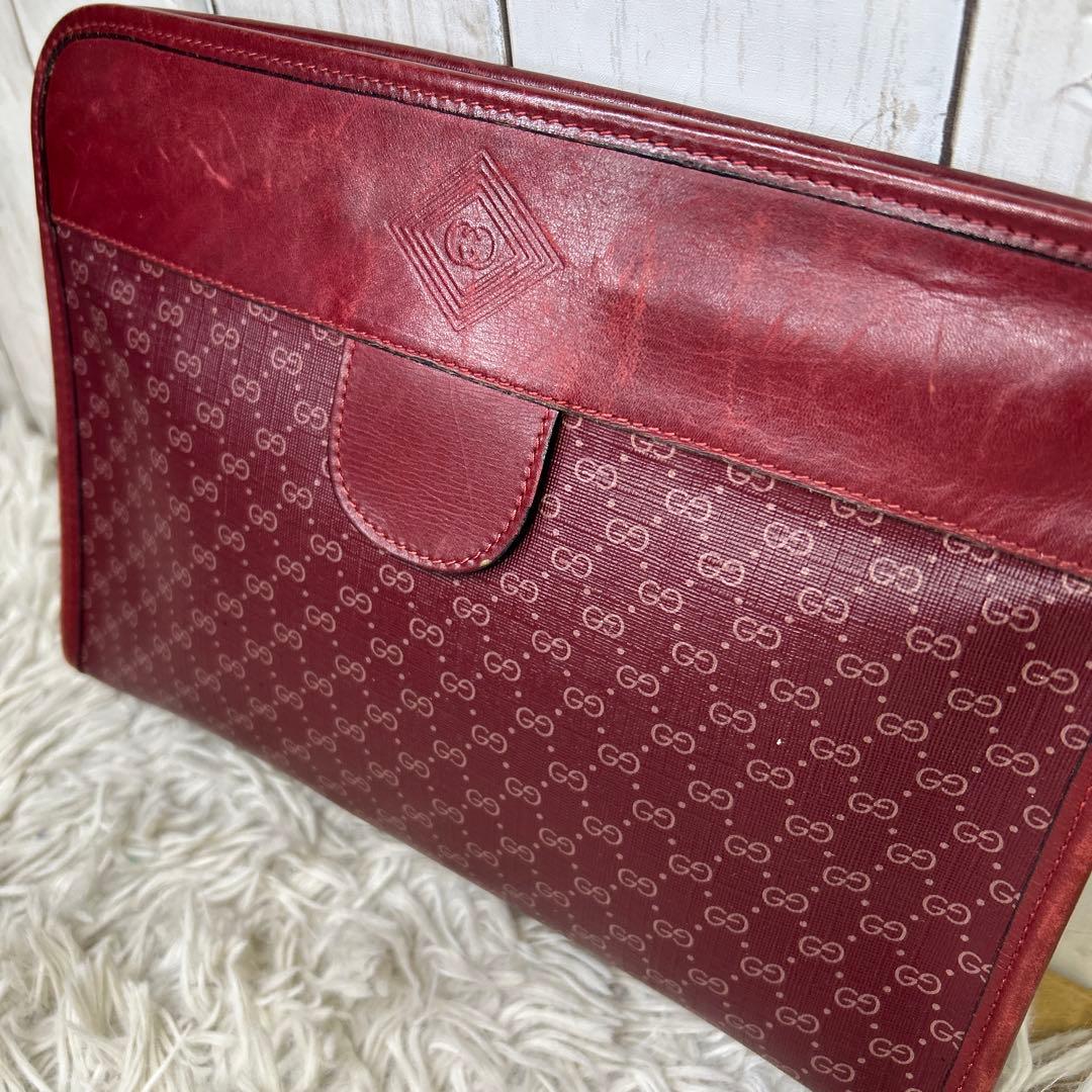 GUCCI セカンドバッグ　クラッチバッグ　レザー　ロゴ　GG 赤
