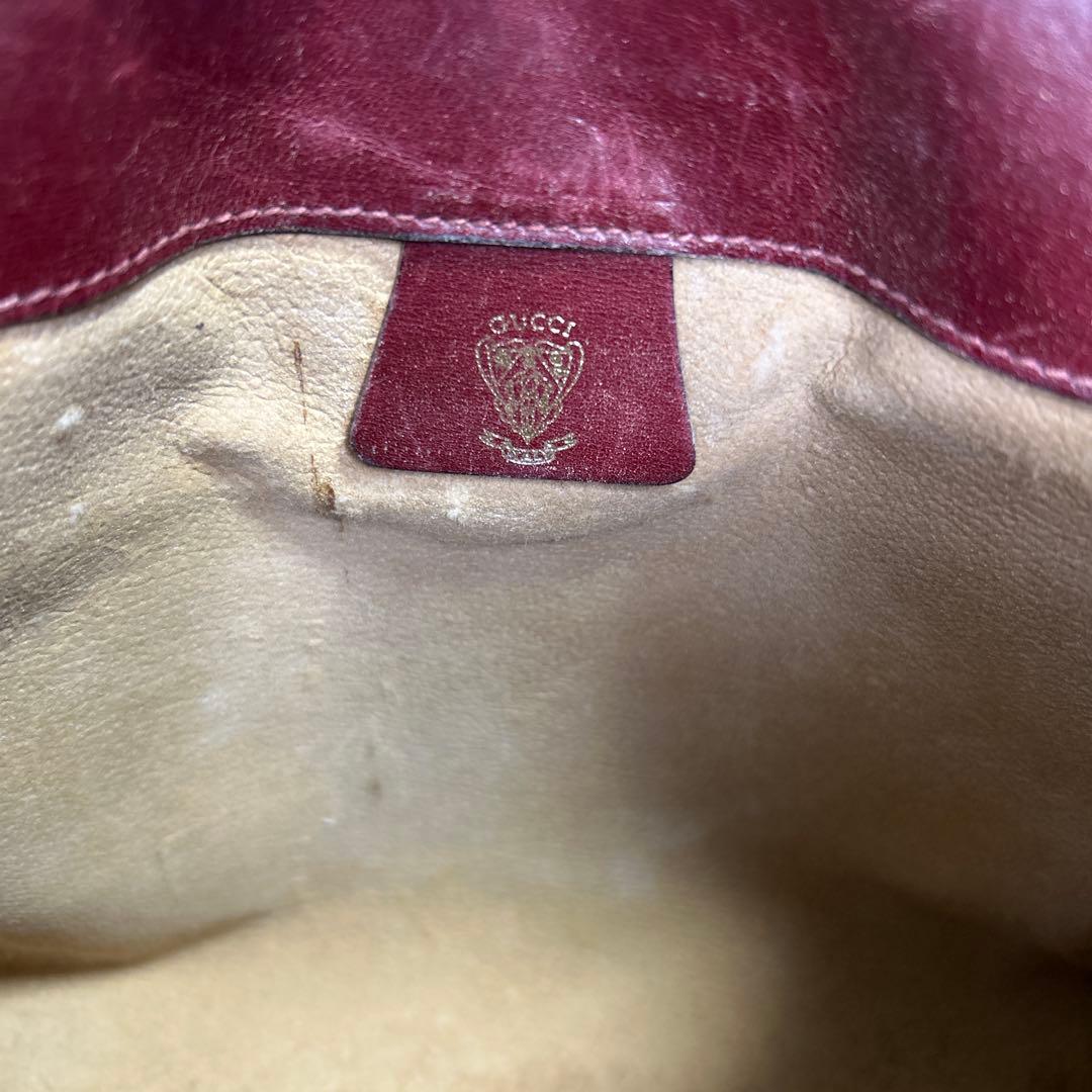 GUCCI セカンドバッグ　クラッチバッグ　レザー　ロゴ　GG 赤