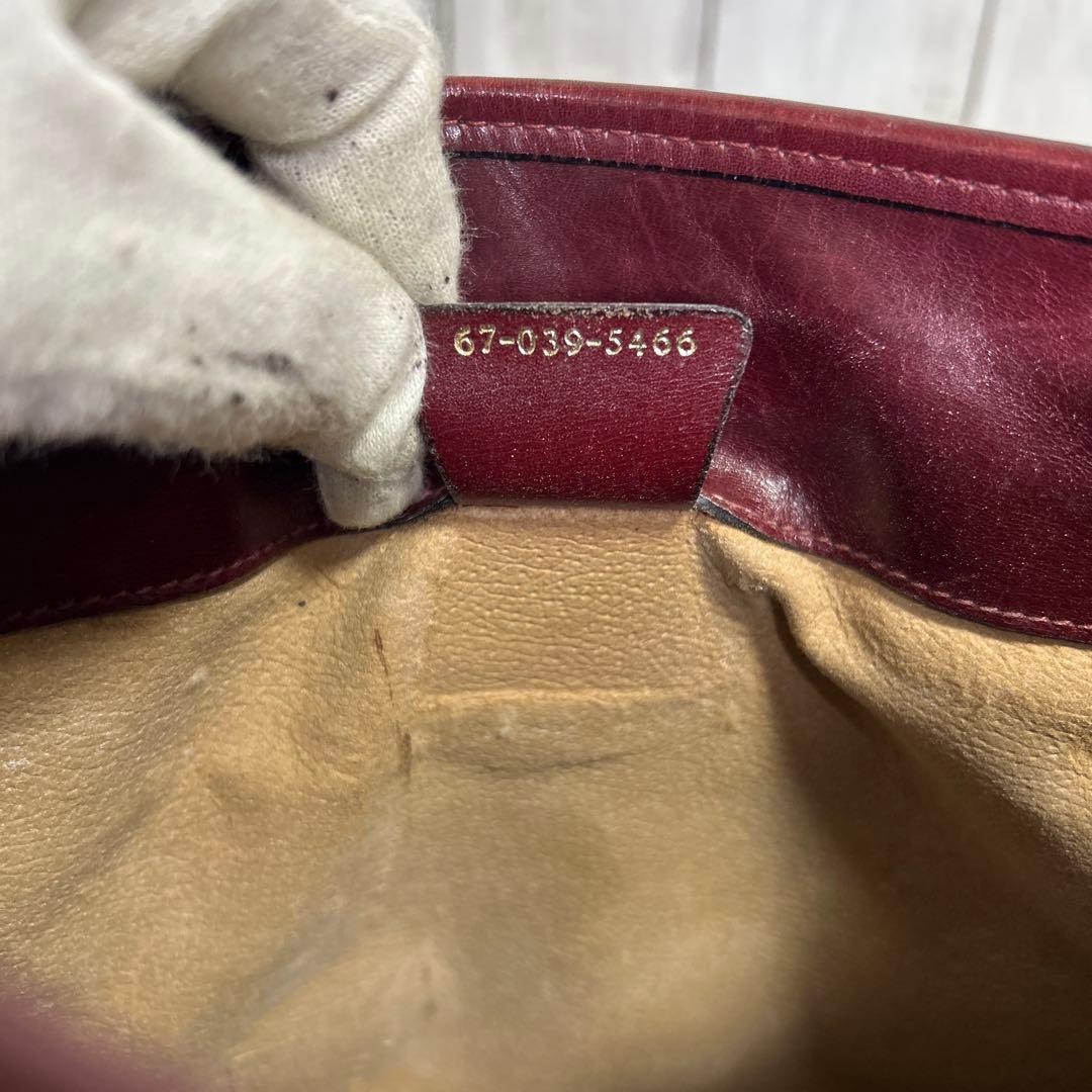 GUCCI セカンドバッグ　クラッチバッグ　レザー　ロゴ　GG 赤